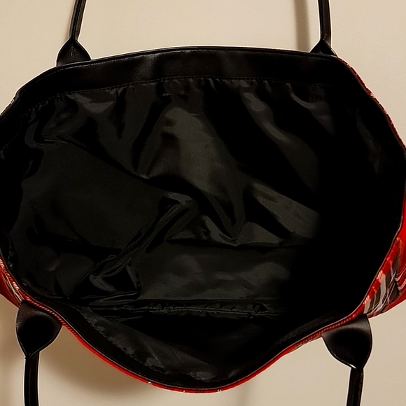 NEW Victoria's Secret Limited Edition 2020 Red Plaid Holiday Tote Bag - Picture 7 of 12